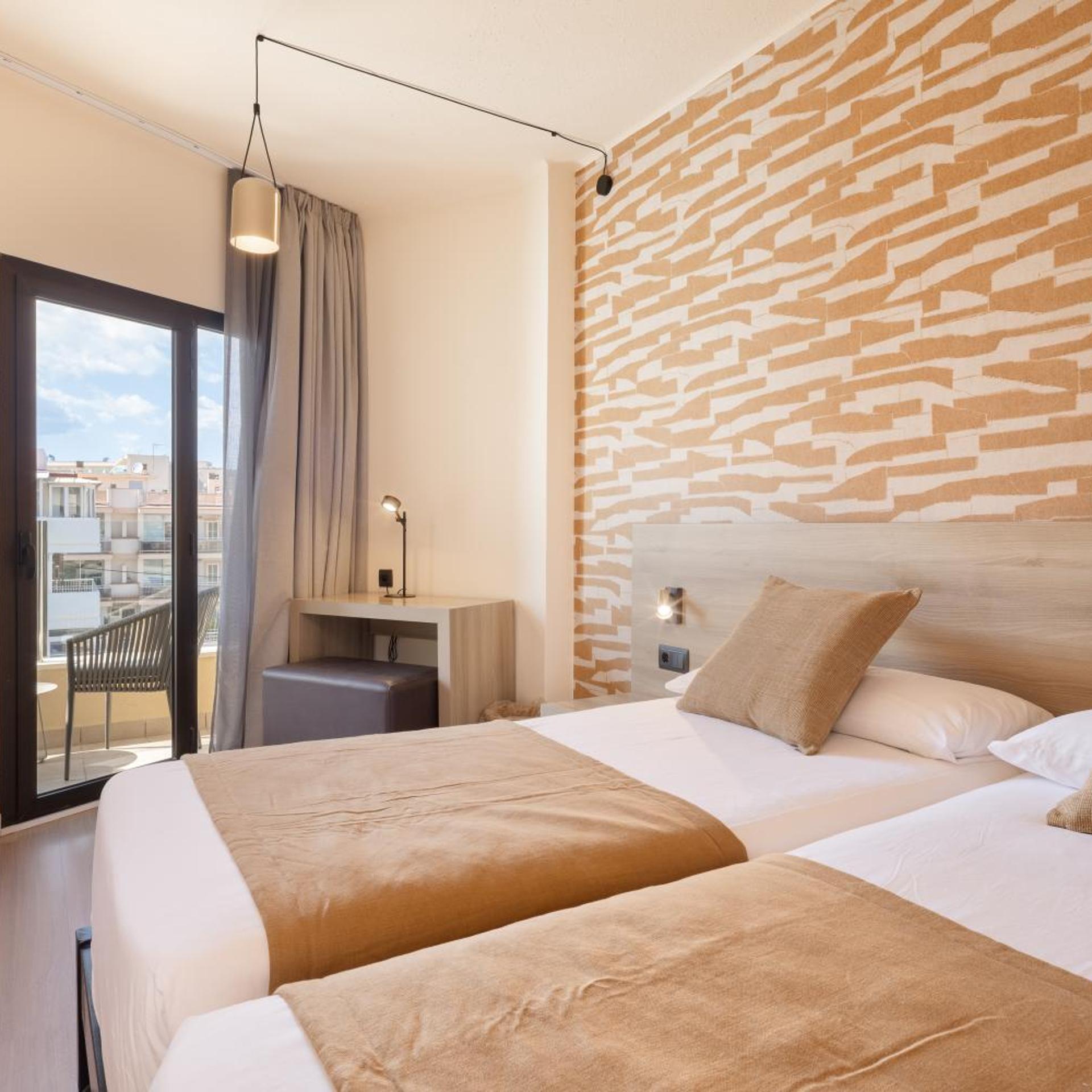 Room, Double Bed