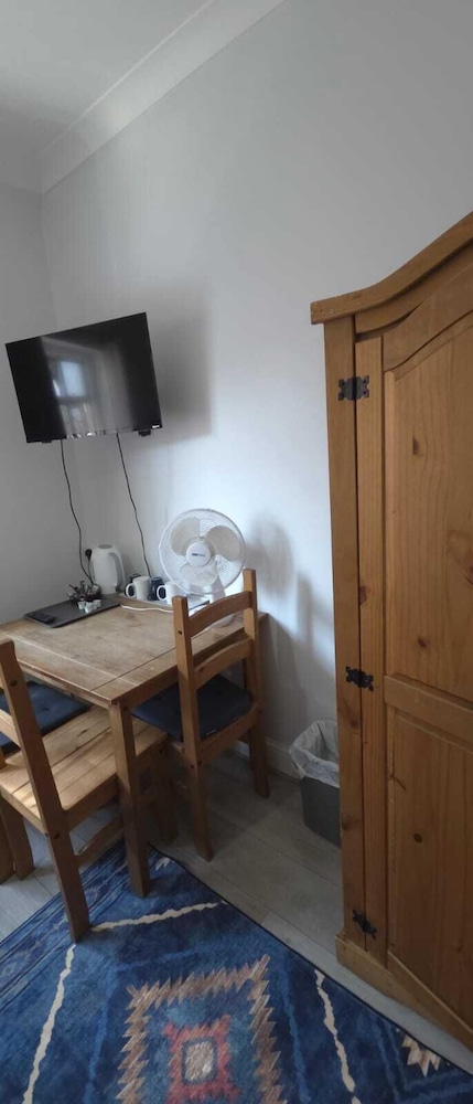 Golders Park Hotel 55/65