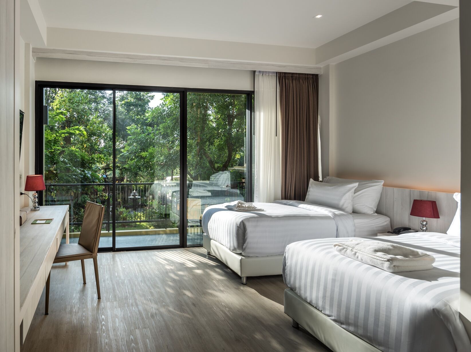 Deluxe, Twin Beds