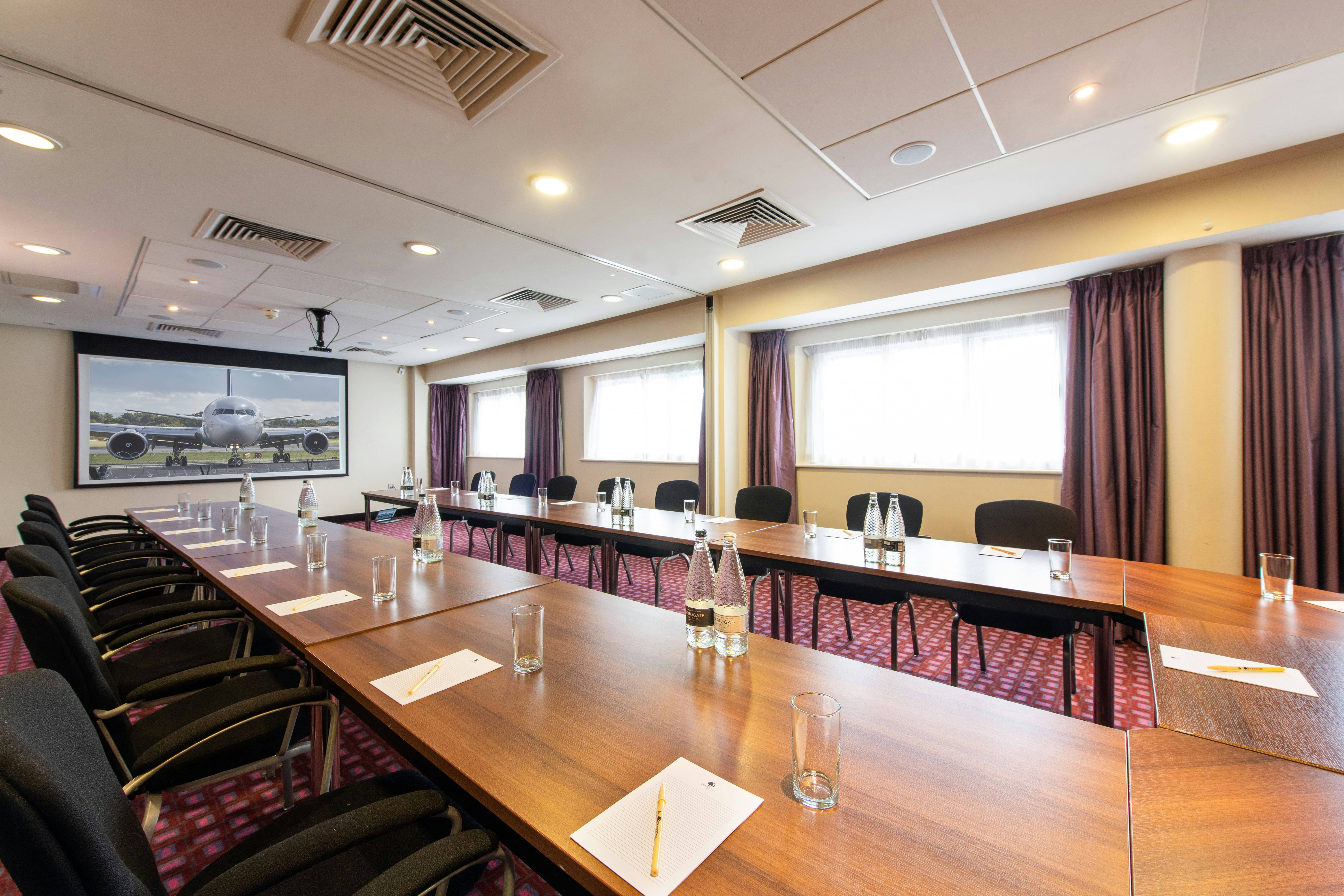 DOUBLETREE BY HILTON HOTEL LONDON HEATHROW AIRPORT 20/26