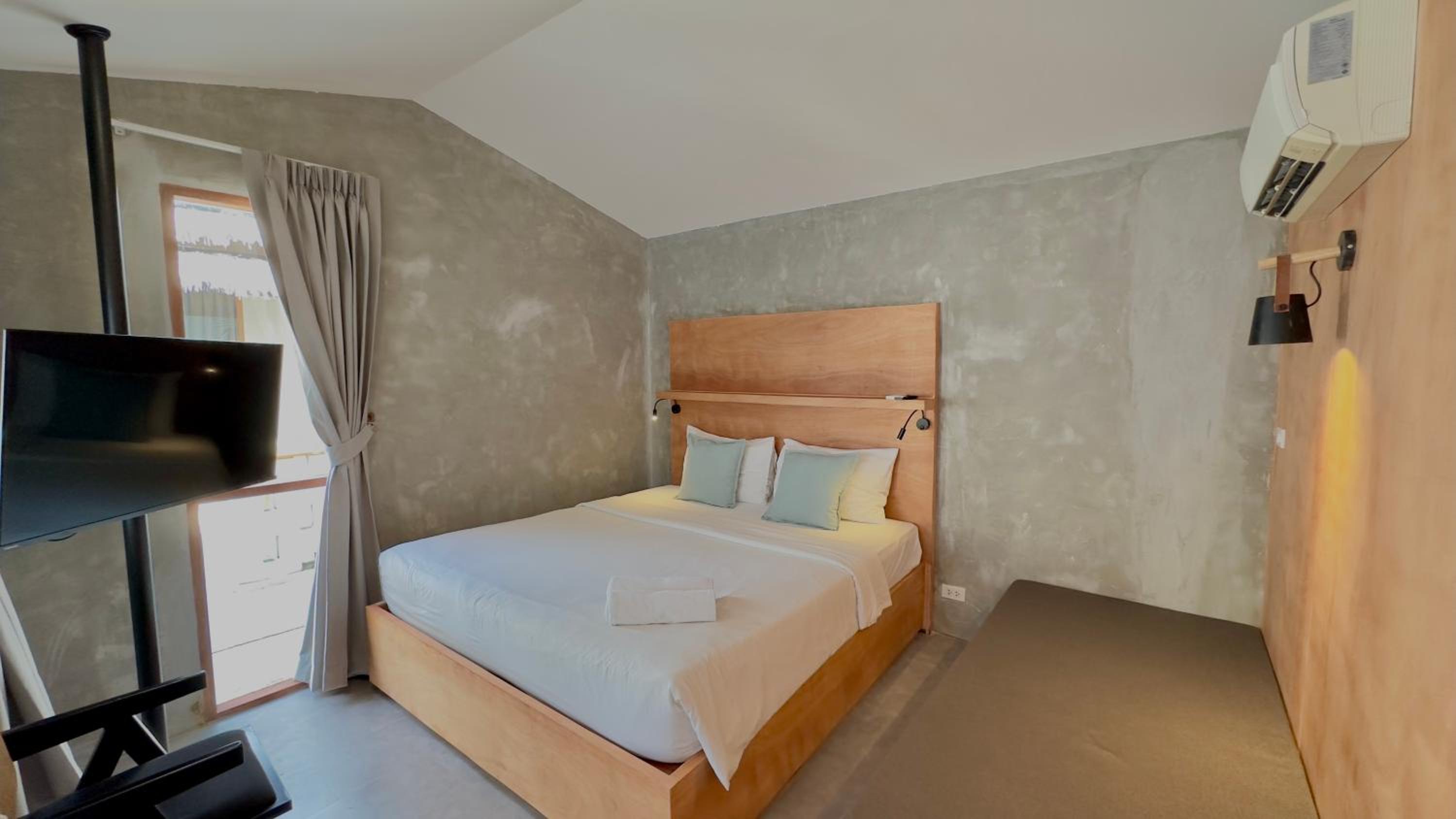 بنغل، ESCAPE BEACH RESORT 3/9
