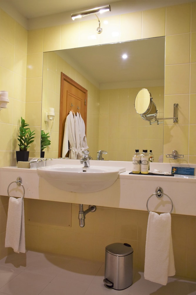Madeira Regency Cliff - Adults Only 48/50