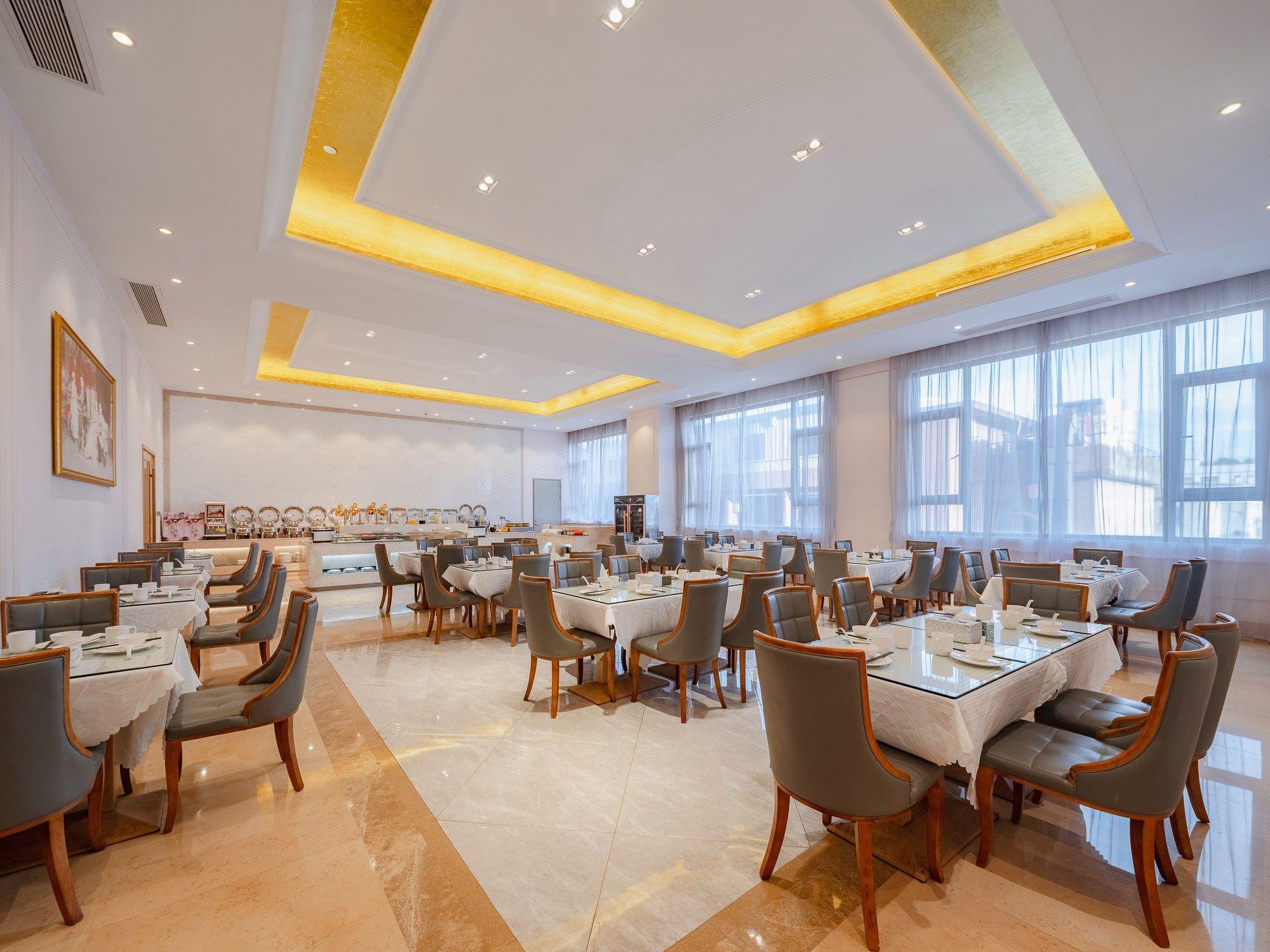Vienna International Hotel (Dongguan Qishi Center) 35/47
