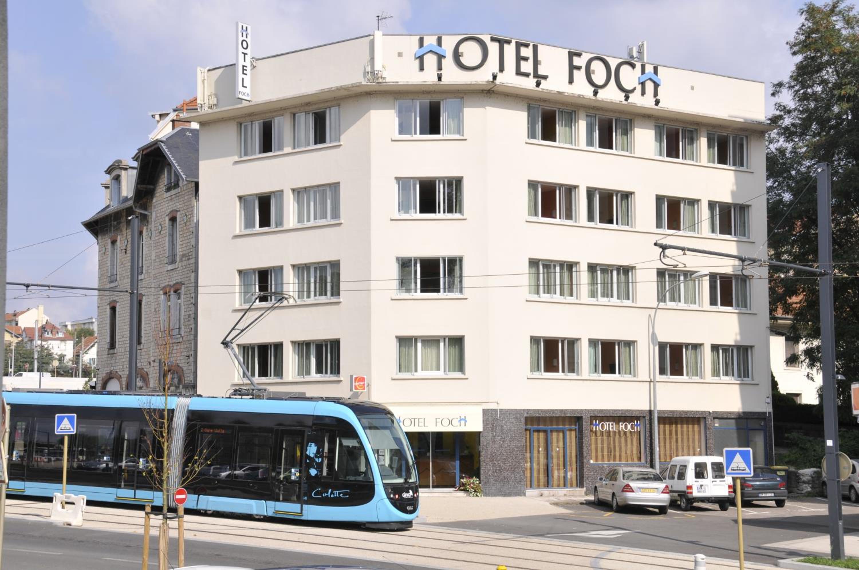 HOTEL FOCH 4/42