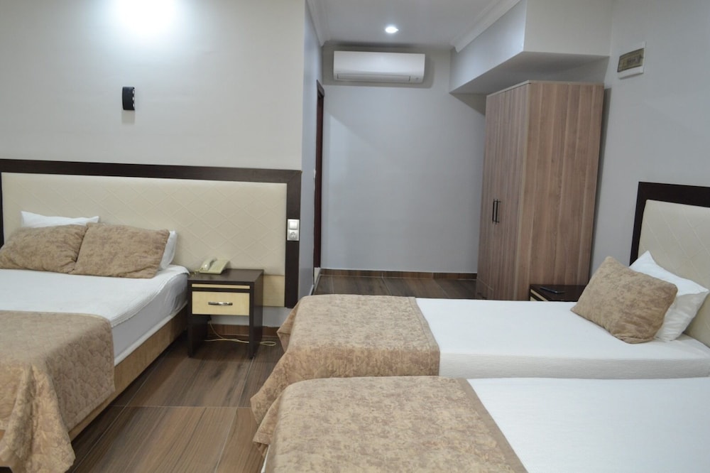 Adana Kucuksaat Hotel 11/37