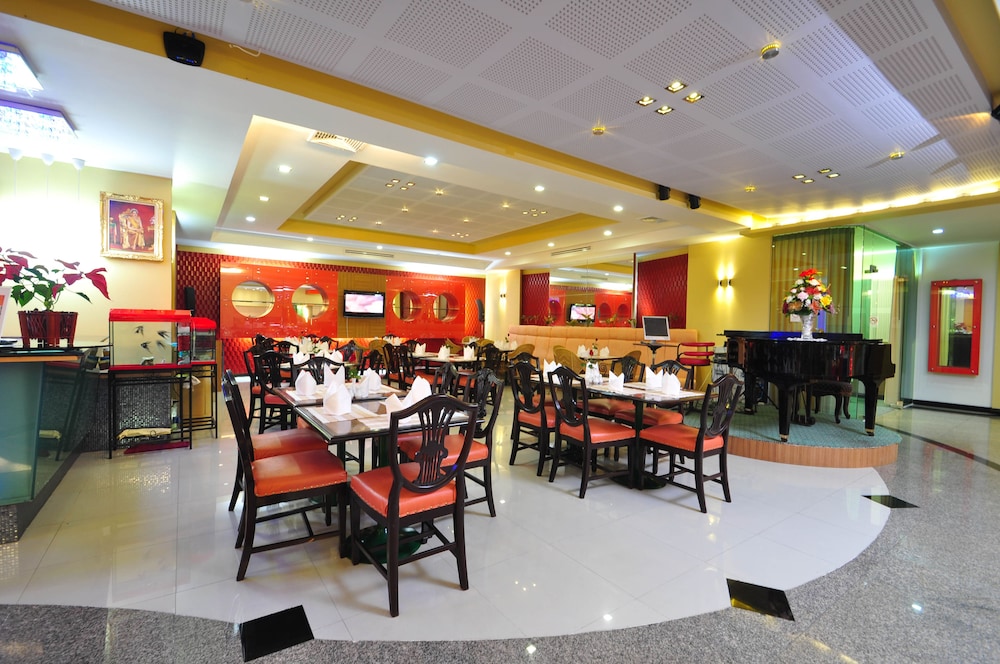 Bp Grand Suite Hotel 38/43