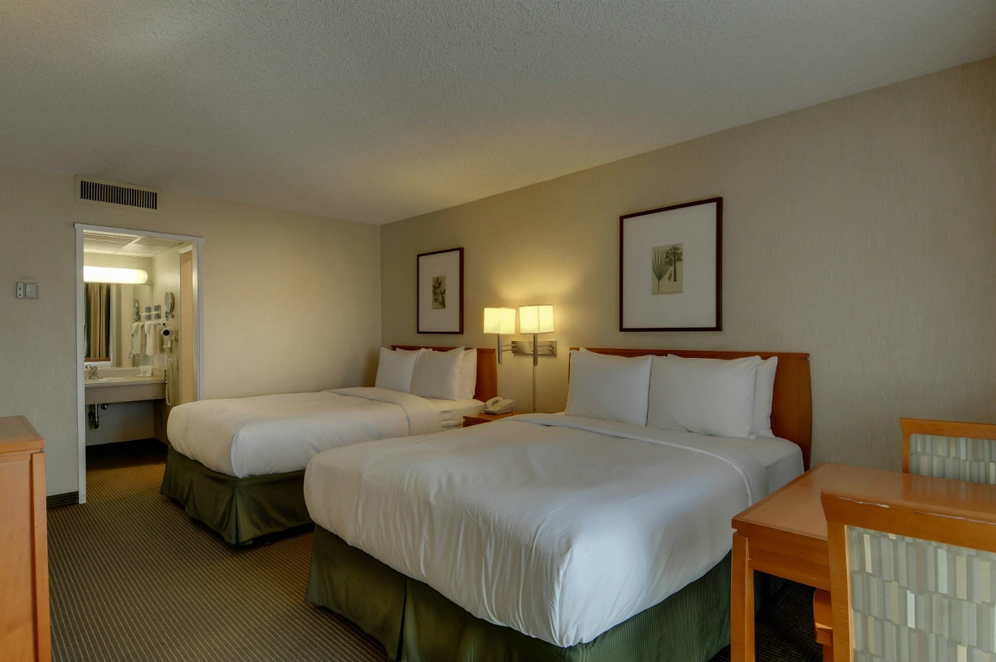 Vagabond Inn Glendale 16/28