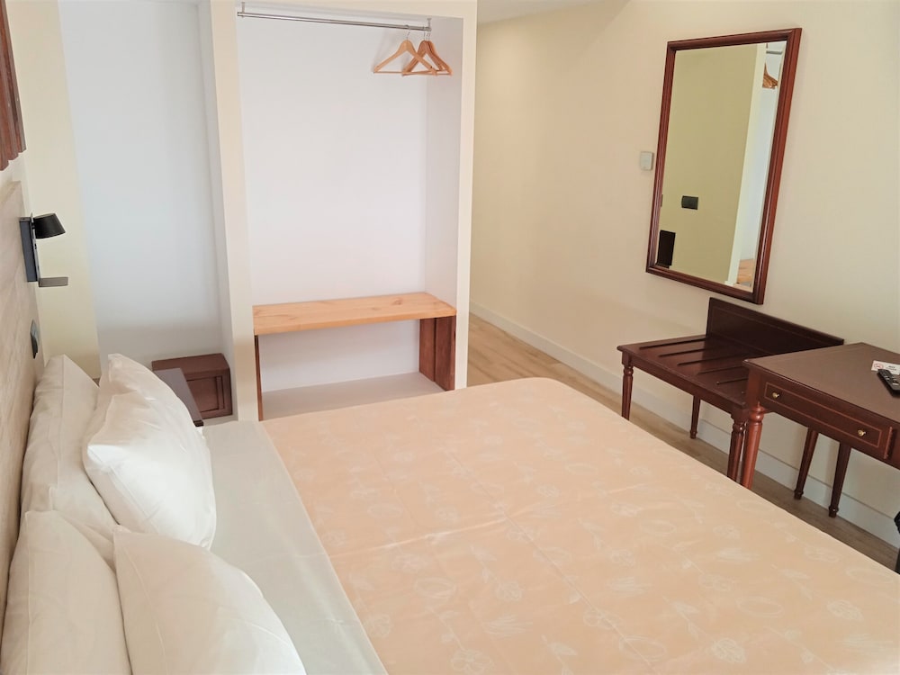 Hotel 153 24/71