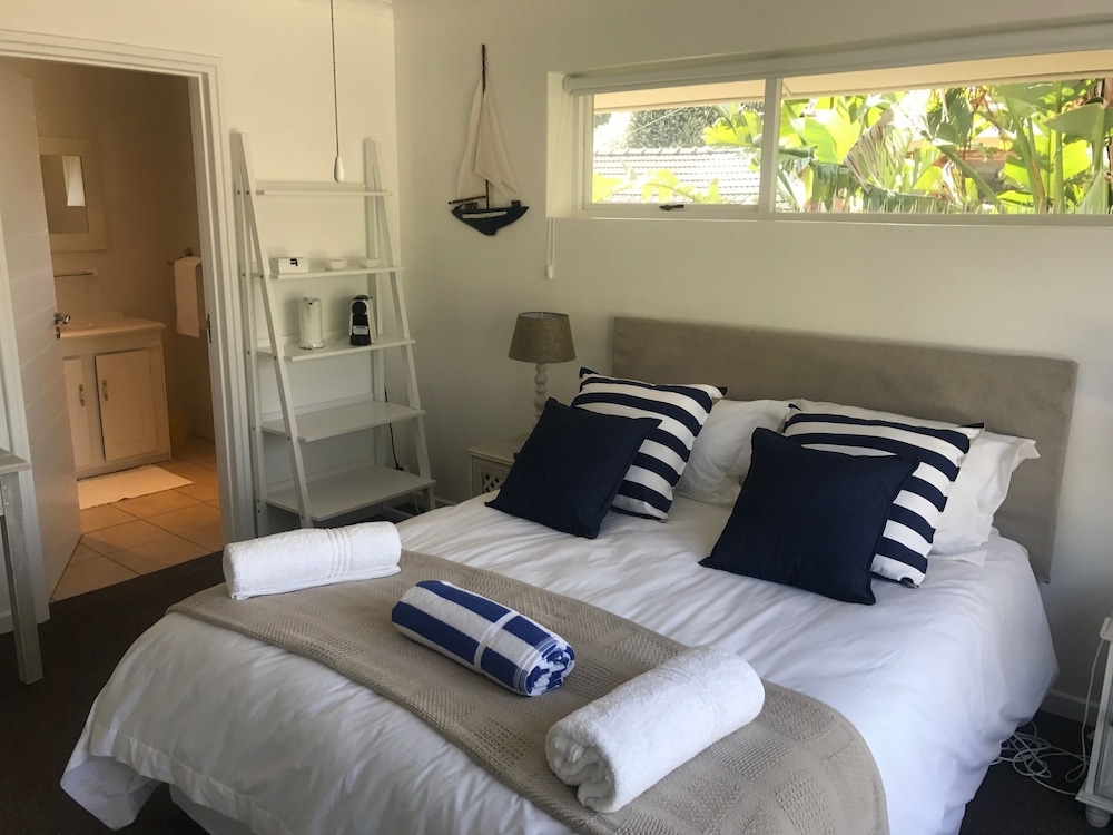 Comfort, Queen Bed