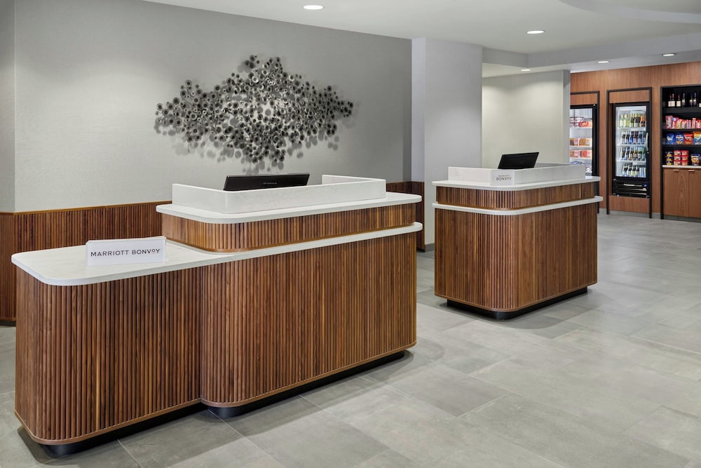 Courtyard by Marriott Kansas City Shawnee 9/71