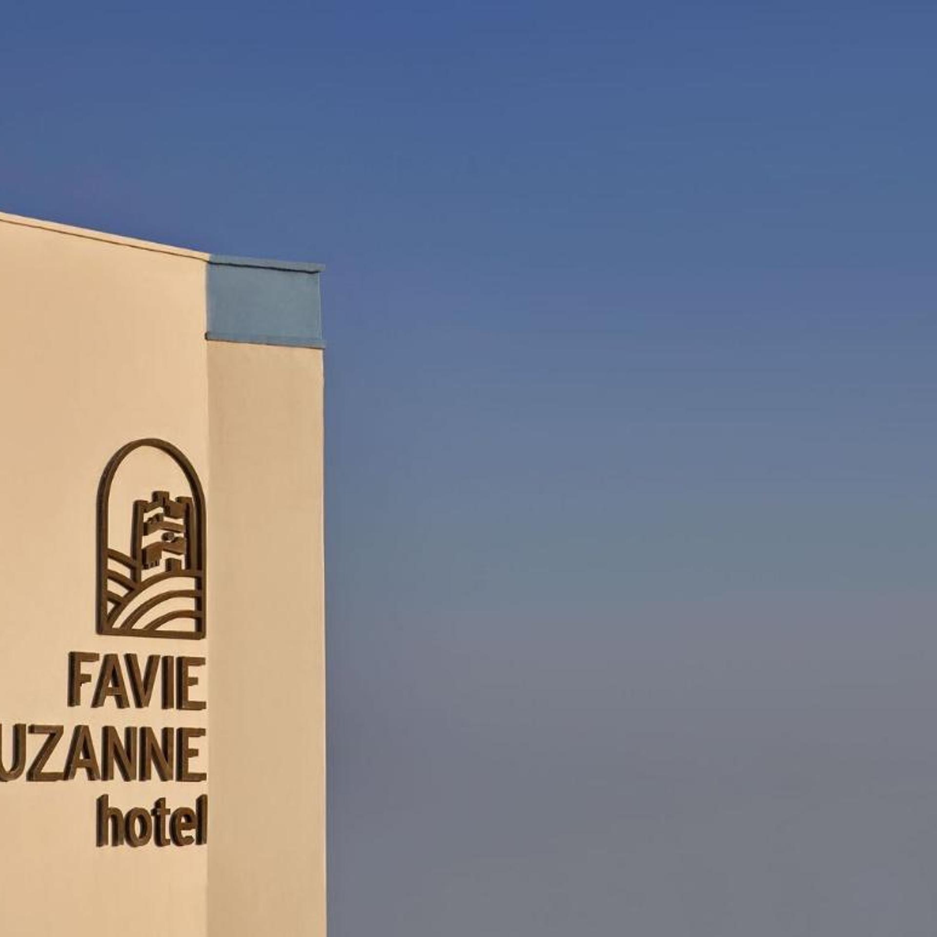 Favie Suzanne Hotel 7/18