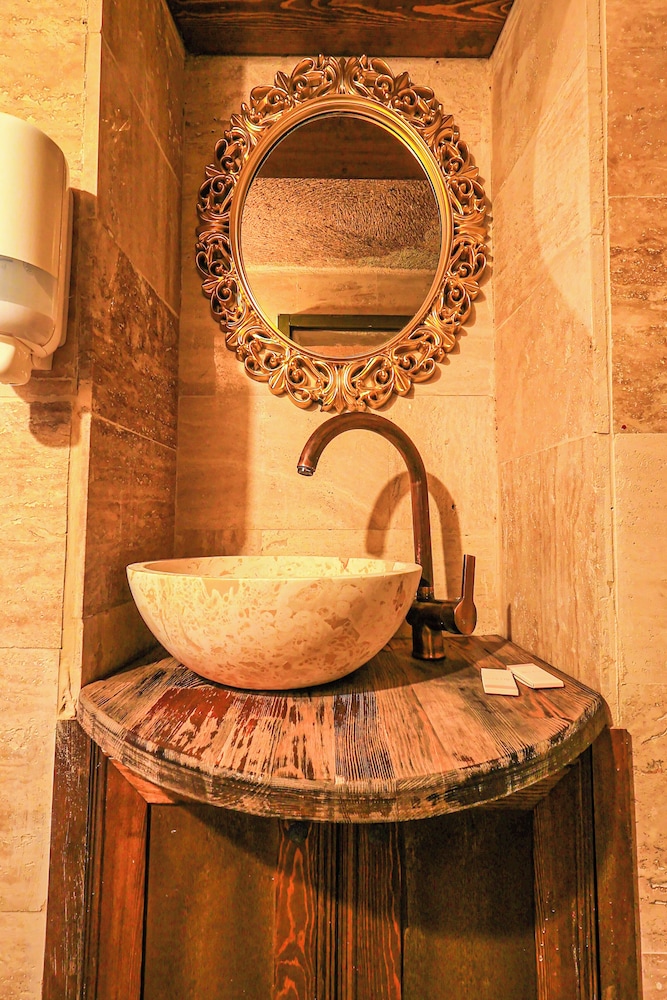 Casia Cave Suites 50/50