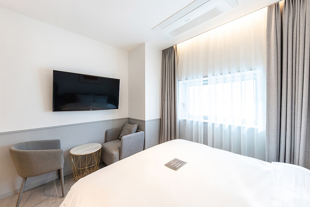 H Avenue Hotel Gwangali Beach 39/50