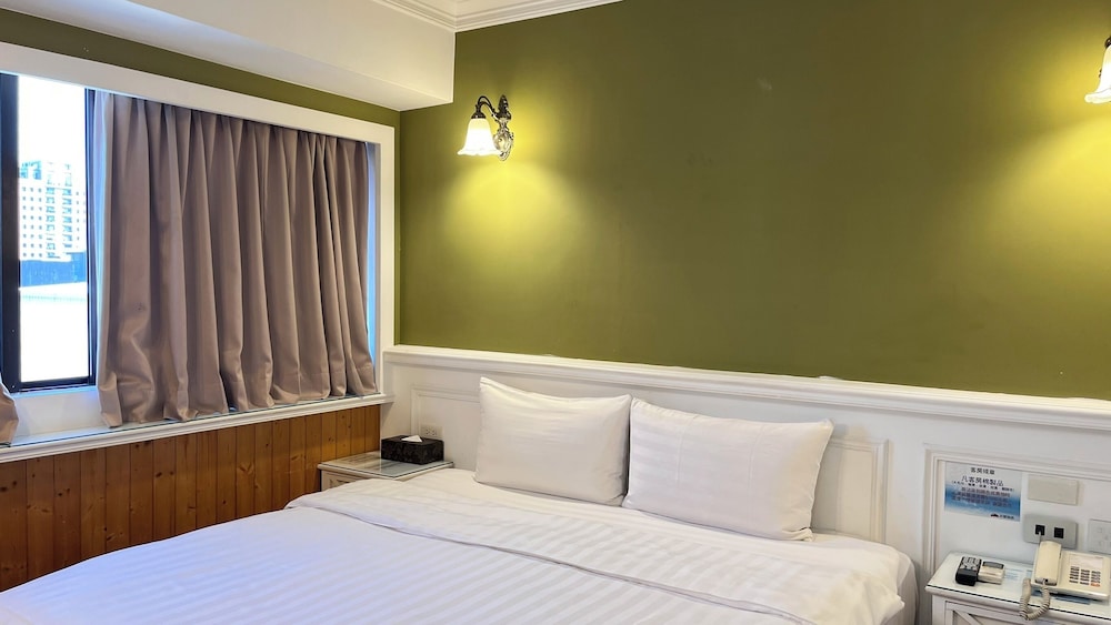 ECONOMY, DOUBLE BED, NO PARKING