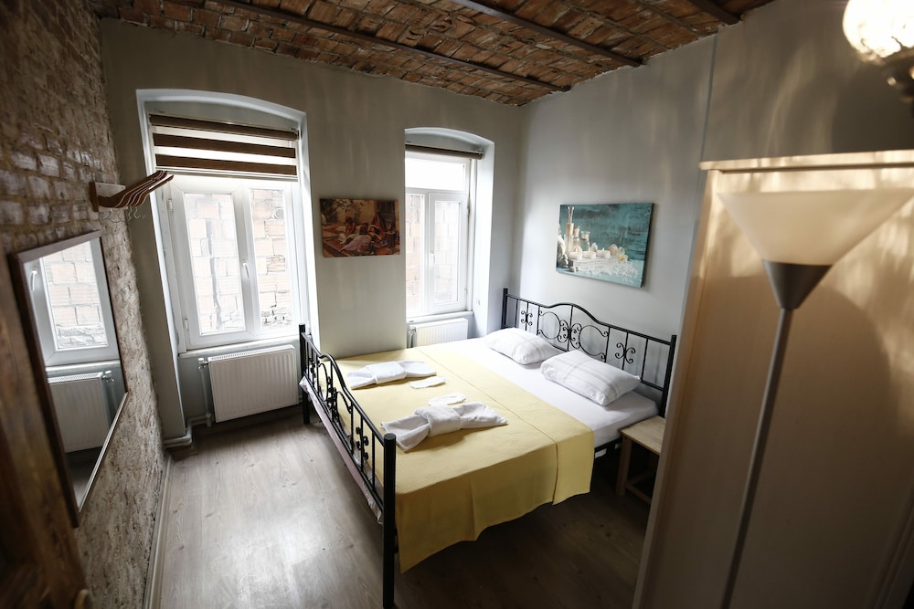 Rodin Hostel 18/44