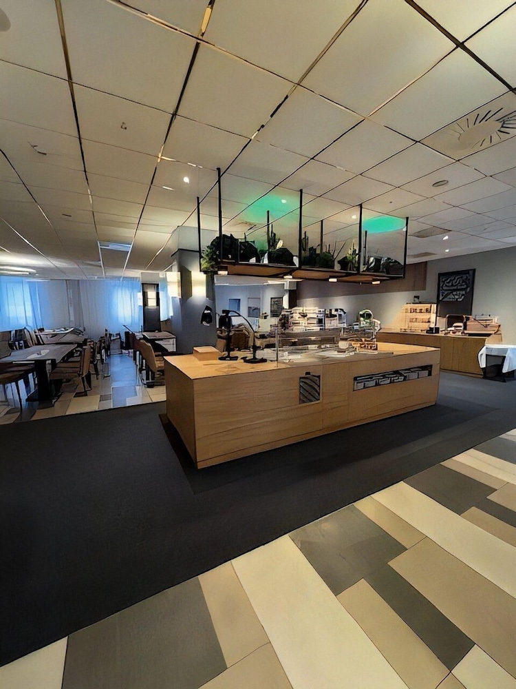 Novina Hotel Sudwestpark Nurnberg 11/68
