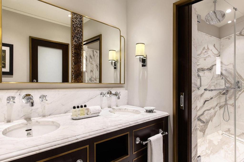 1 Bedroom Studio Suite, King, Street View