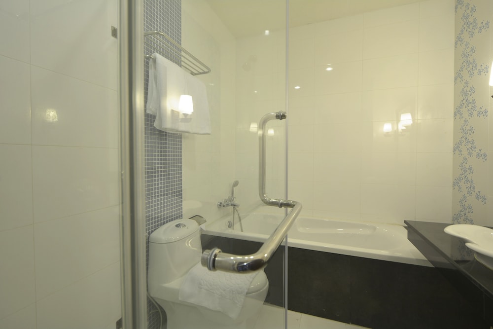 Patong Palace Hotel 49/50