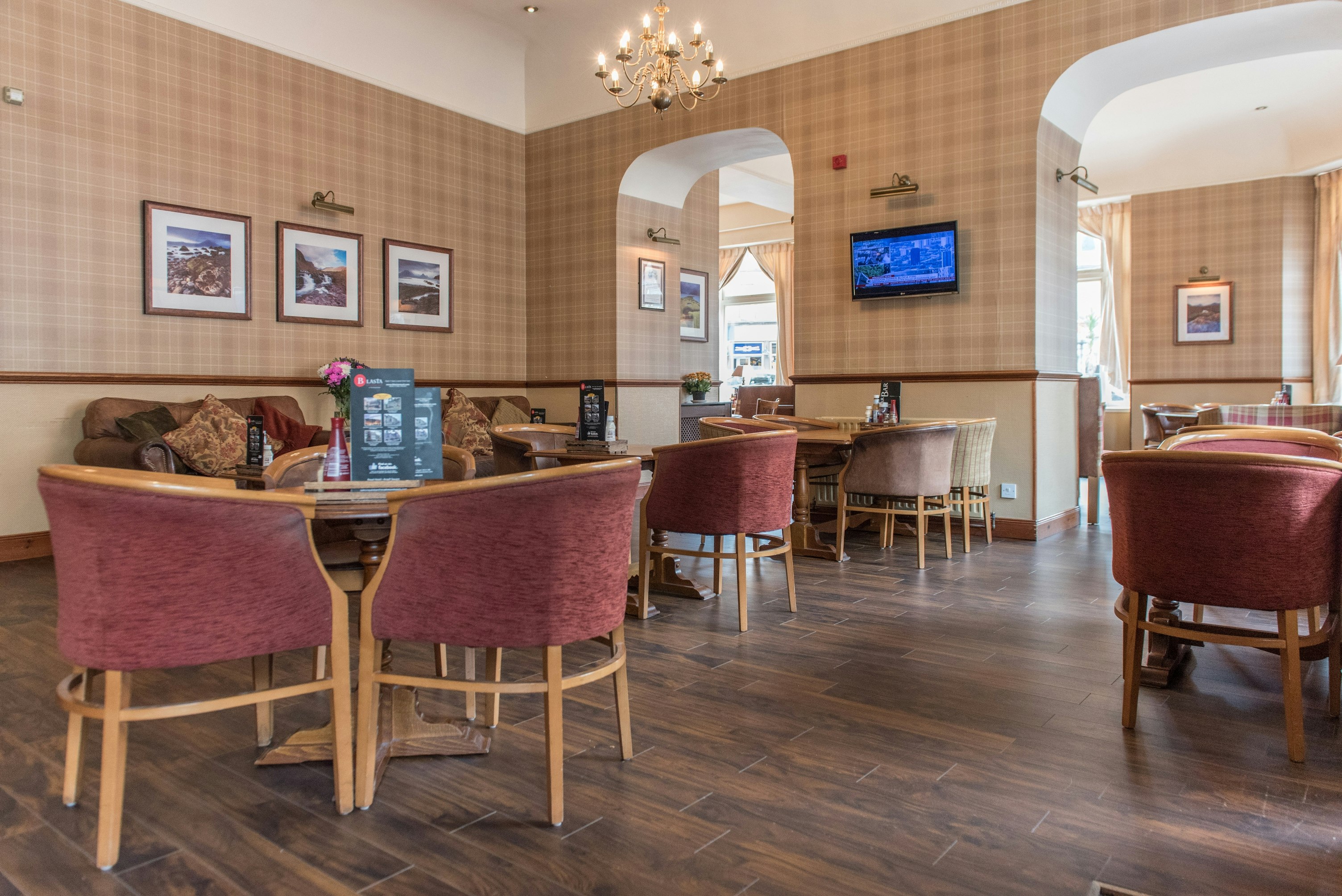 Royal Hotel Oban 42/50