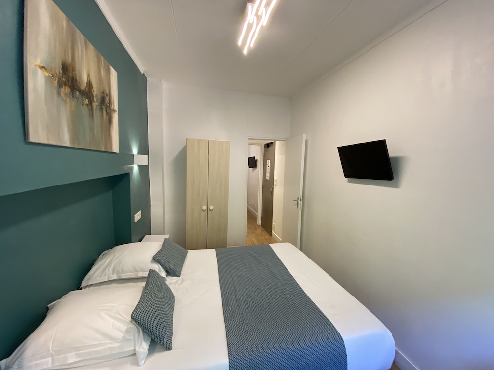 2 BEDROOMS, DESIGN, QUADRUPLE