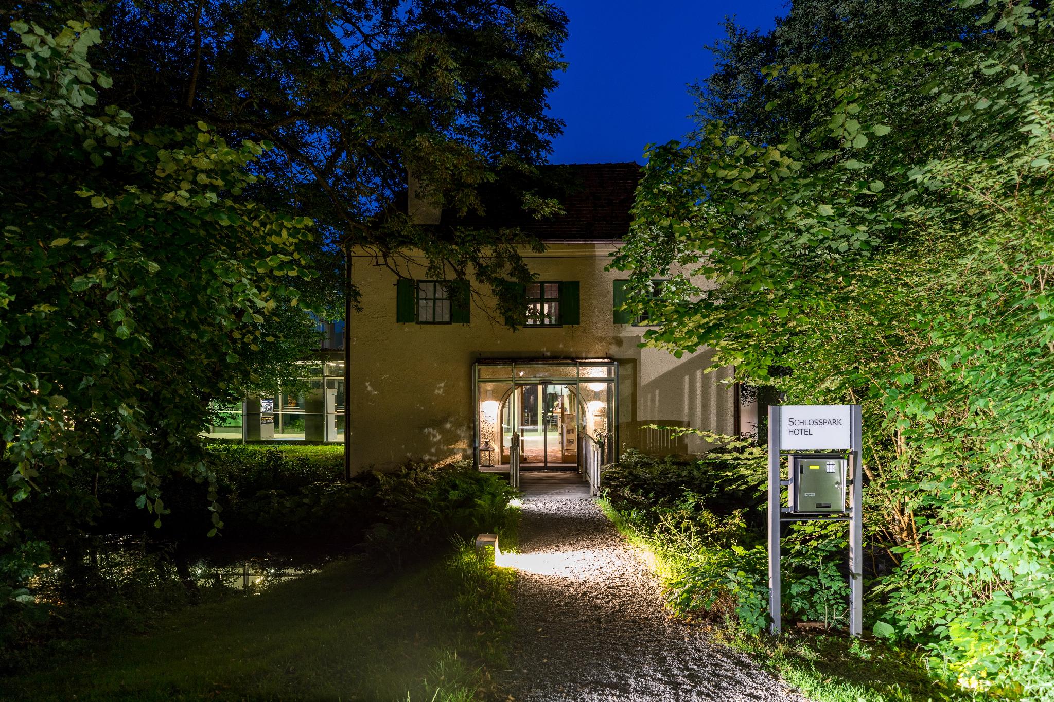 Schlossparkhotel Mariakirchen 24/28