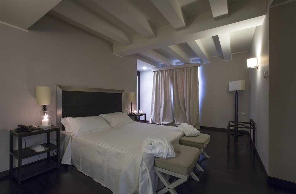 Suite, Multiple Beds