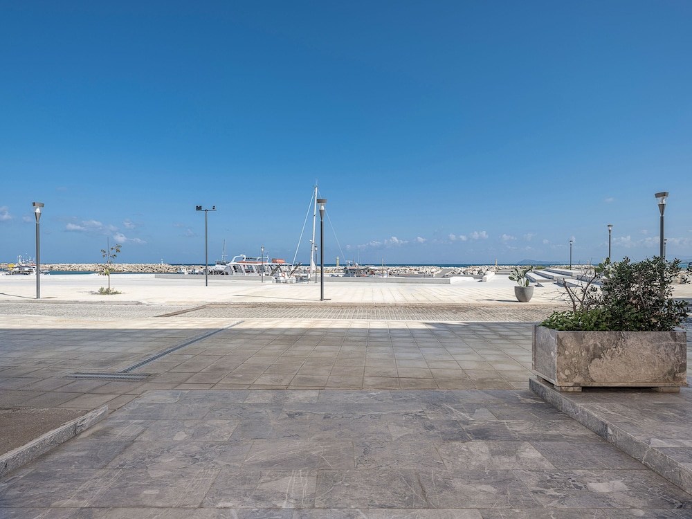 Avra Apartments Kolymbari Harbour 42/50