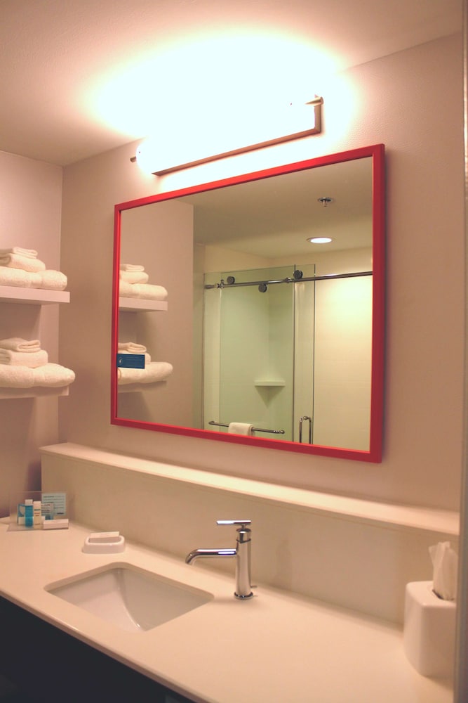 Hampton Inn Forsyth Ga 26/46