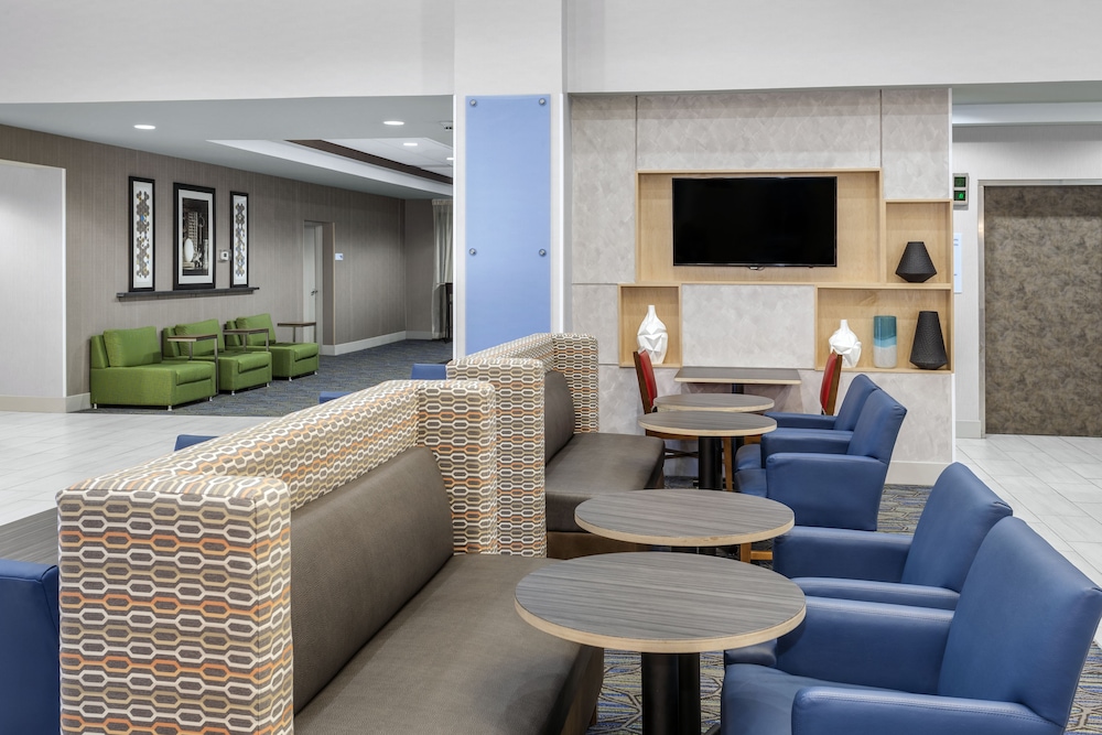 Holiday Inn Express Hotel & Suites South Portland 38/54