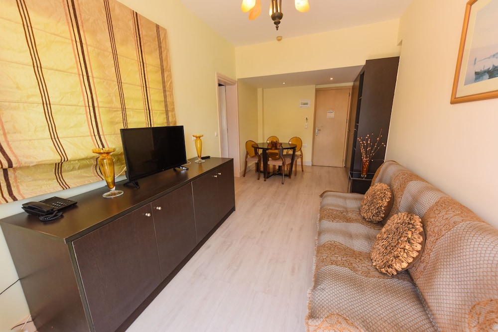 Samos City Hotel 46/69