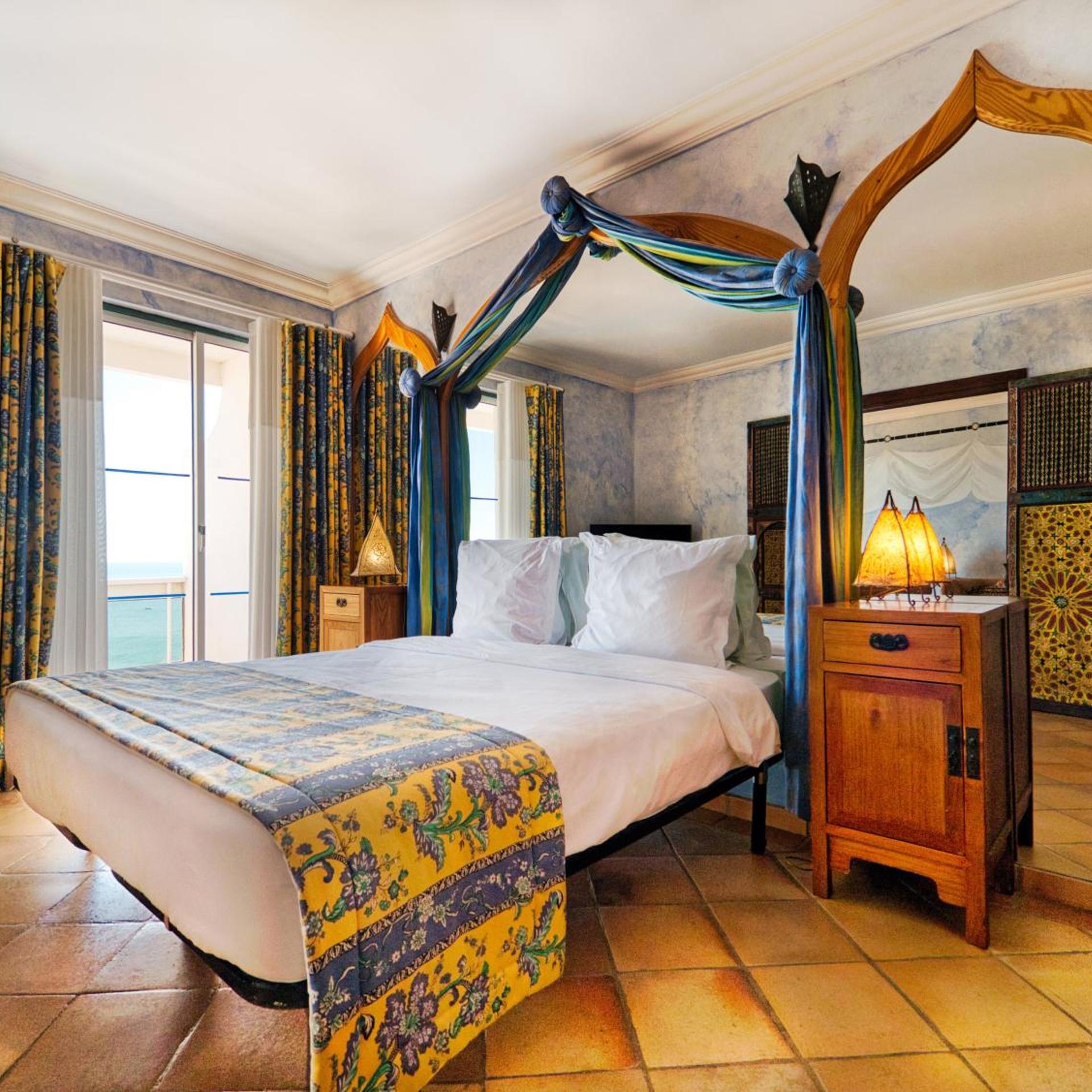 Executive, Suite