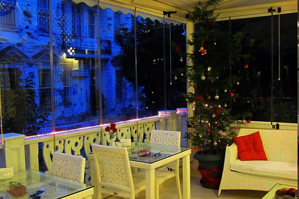 White Palace Otel 45/50