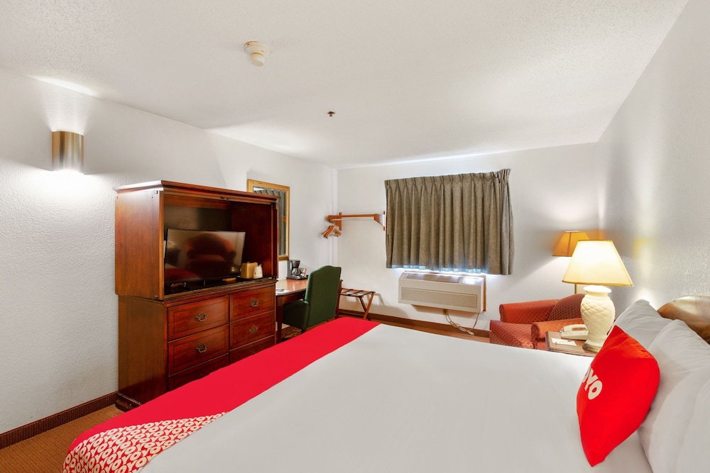 OYO Hotel Portage I-94 11/39