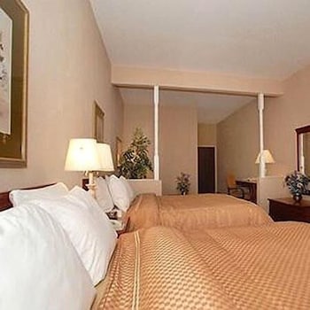 Quality Suites Graham - Burlington South 12/41