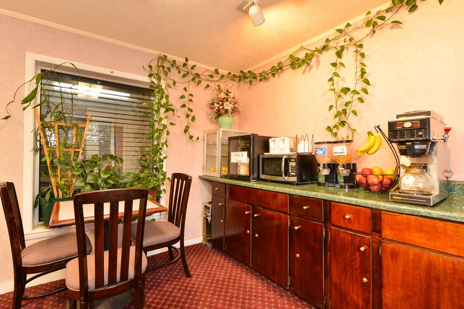 Americas Best Value Inn Heflin 2/23