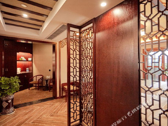 Chuanlong Hotel 15/21