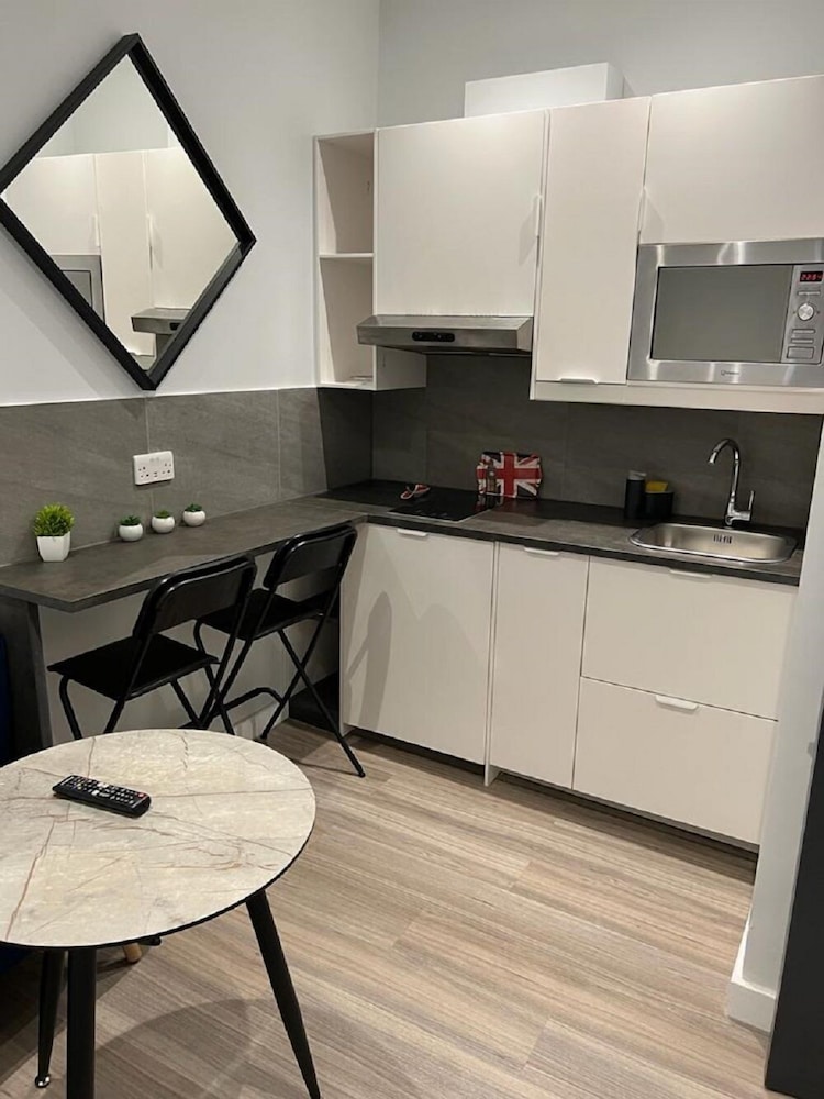 HYDE PARK SUITES 41/55