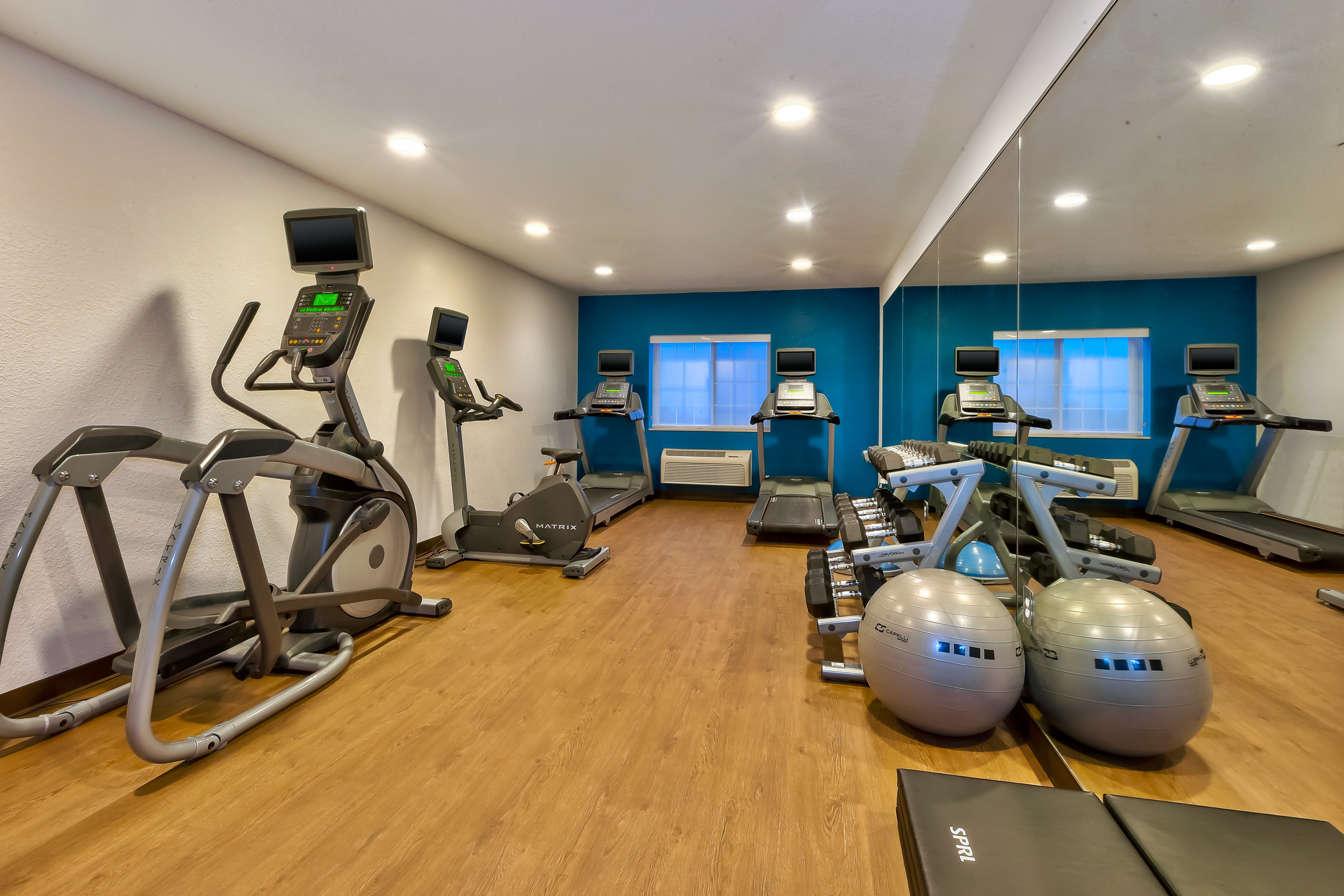 Holiday Inn Express Hotel And Suites Petoskey 39/61