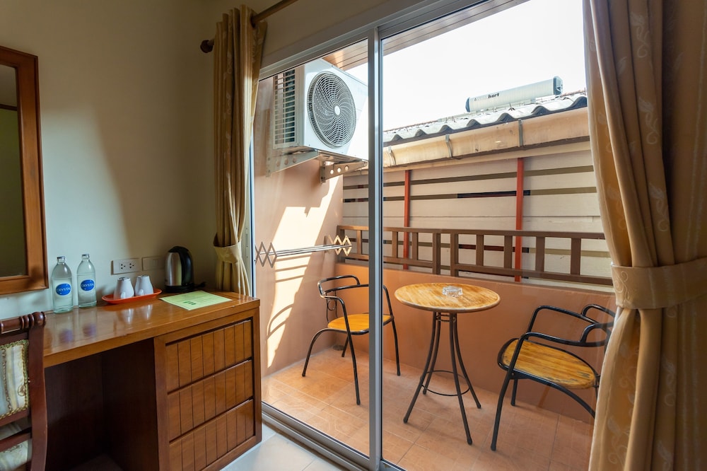 Thipurai Beach Hotel 38/50