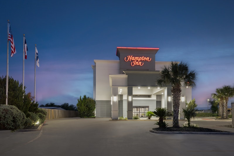 Hampton Inn Pleasanton 29/34