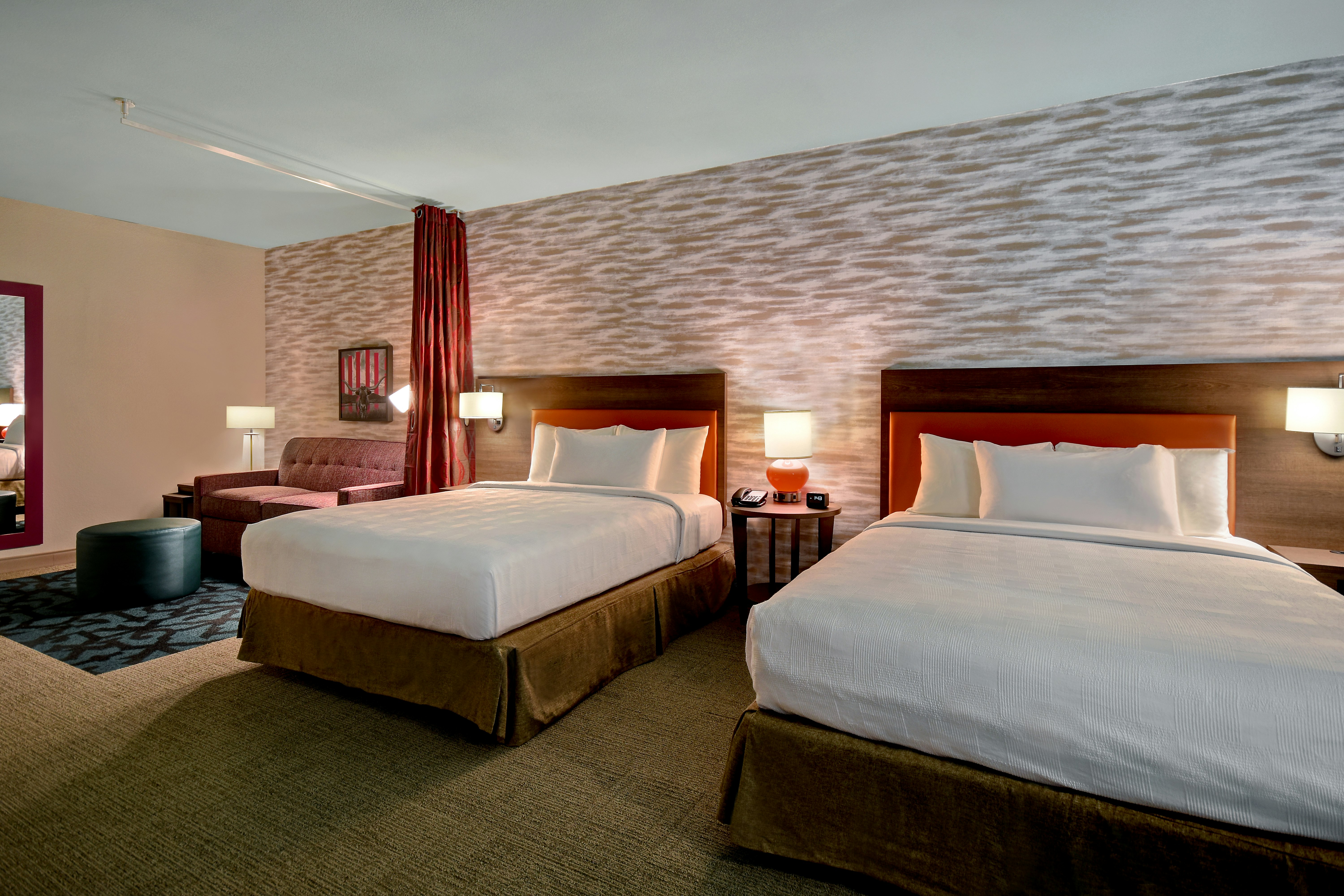 STUDIO, 2 QUEEN BEDS