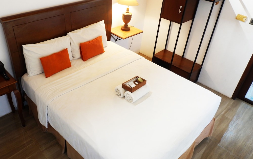 Chrome Hotel & Resort Solo 14/50