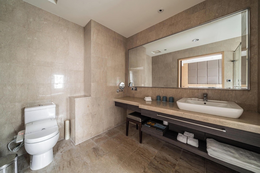 Taipung Suites 61/62