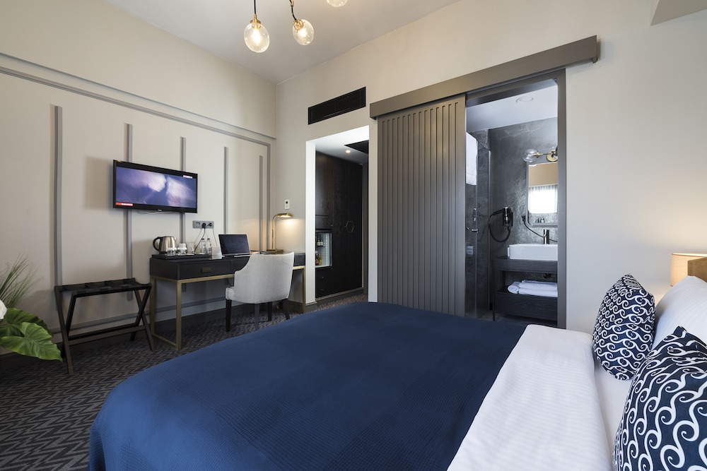 Nabu Hotel 10/69