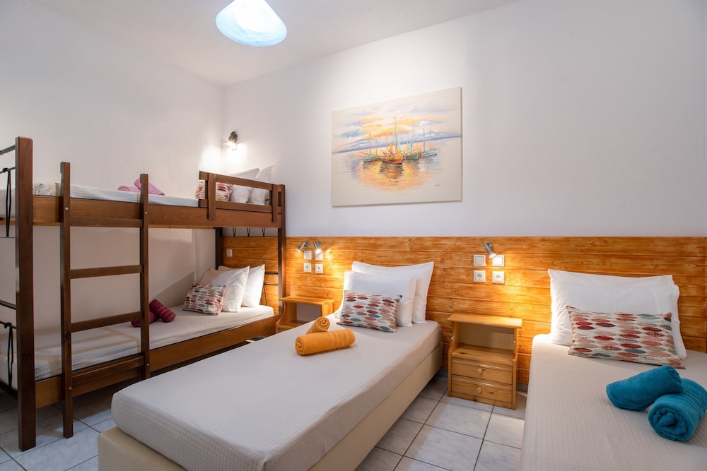 SEMI BASEMENT, 2 BEDROOMS, FAMILY, APARTMENT, 2 BATHROOMS