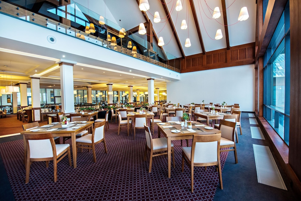 ARLAMOW HOTEL 37/50