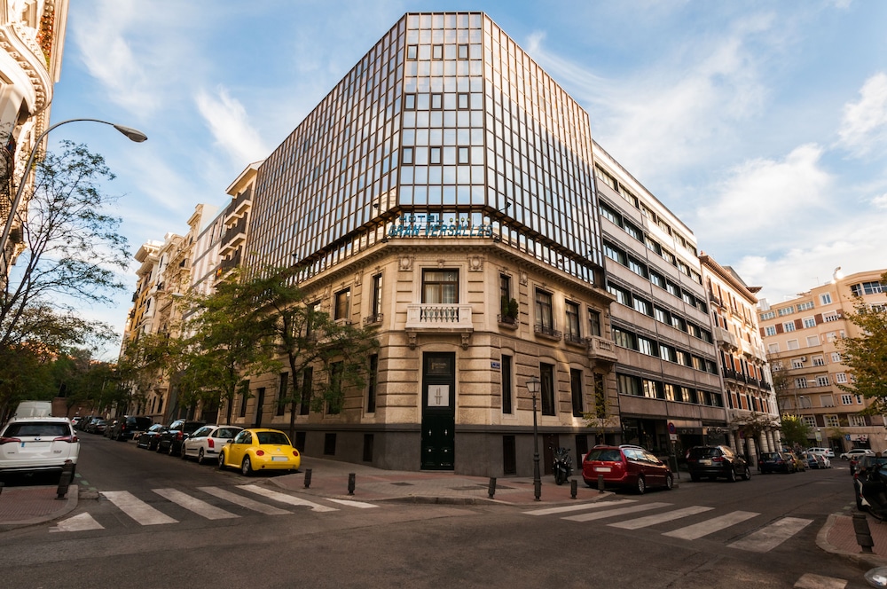 グラン・ベルサージェス 写真1