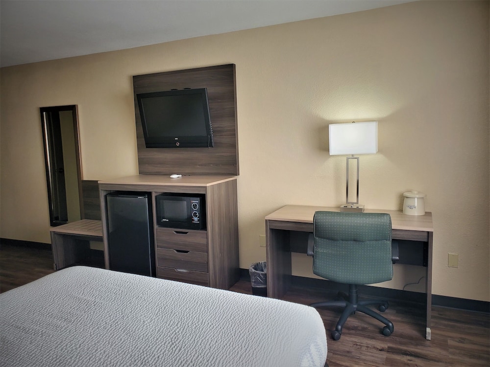 Baymont By Wyndham Santa Fe 15/33