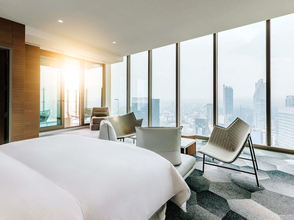 Imperial, Suite, King Bed, Club Lounge Access