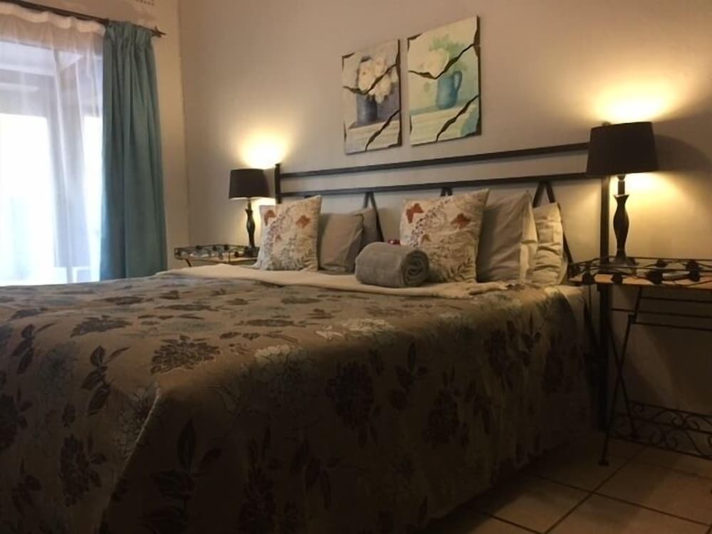 Hlulala Guesthouse 5/27